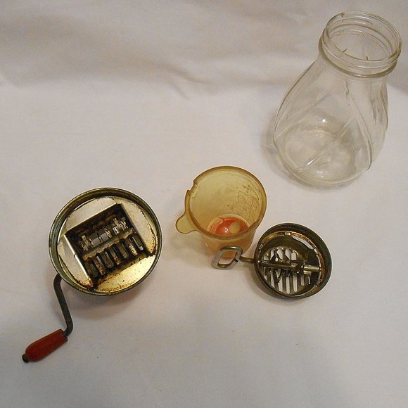 Vintage Turn Key Nut Grinder - Picture 2 of 2